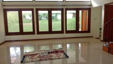 Rumah Sewaan Murah di Kebayoran Baru, Jakarta Selatan, 3 KT, Harga 360 Juta /tahun