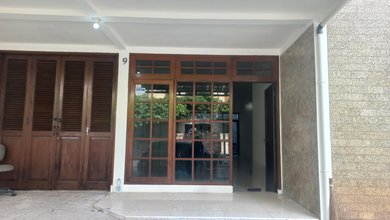 Rumah Sewa Nyaman Lokasi Pondok Indah, Jakarta Selatan, LB 200m²