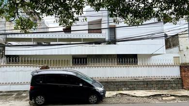 Hunian Elegan di Kebayoran Baru, Jakarta Selatan, 4 Kamar Tidur, LT 500m²