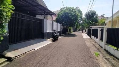 Jual Rumah Bagus Luas 242 m2 area Pakubuwono, Jakarta Selatan