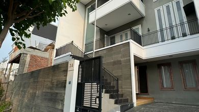 Rumah Area Premium Pantai Indah Kapuk, Jakarta Utara - Harga Menarik 6,5 Miliar