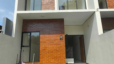 Rumah Favorit di Meruya, Jakarta Barat, 4 KT, Harga 2,5 Miliar