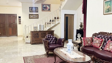 Kesempatan Langka, rumah Prestisius di Sektor 7-Bintaro, Tangerang Selatan, LB 295m²