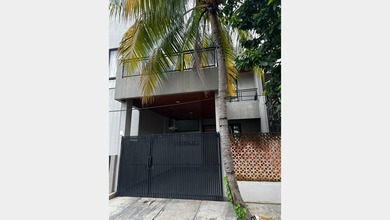 Rumah Sewa Nyaman Lokasi Villa Melati Mas, Tangerang Selatan, LB 155m²