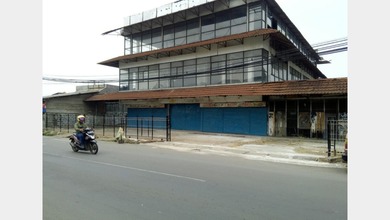 Disewakan Bangunan Gedung Ex Toserba 3 Lantai di Cimone, Tangerang