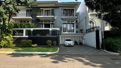 Hunian Elegan di Kebayoran Lama, Jakarta Selatan, 5 Kamar Tidur, LT 603m²