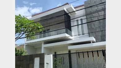 Dijual rumah Eksklusif di Jemursari, Surabaya - LT 390m²