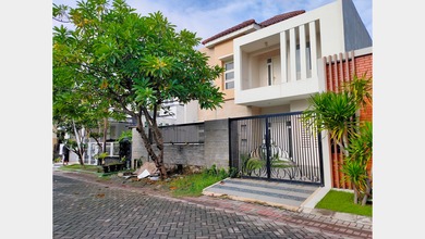 Penawaran Eksklusif, rumah Prestisius di Rungkut, Surabaya, LB 170m²