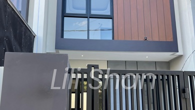 Jual Rumah Strategis di Manukan, Surabaya - LT 76m²