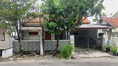 Rumah Dijual di Kutisari, Surabaya, LB 150m², Harga Terbaik!