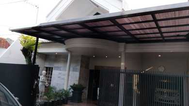 Dijual Rumah Strategis di Rungkut, Surabaya - LT 200m²