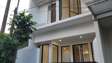 Rumah Dijual di Meruya, Jakarta Barat, LB 110m², Harga Kompetitif!