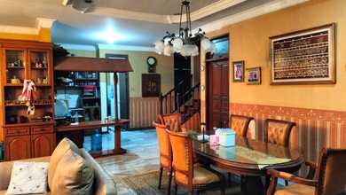 Kesempatan Eksklusif, rumah Mewah di Pulo Gadung, Jakarta Timur, LB 260m²