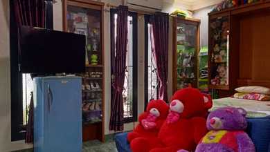 Kesempatan Eksklusif, rumah Mewah di Kemang Pratama, Bekasi, LB 380m²