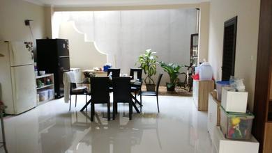 Jual Rumah Siap Tinggal area Jatinegara, Jakarta Timur, Luas 180 m2