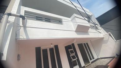 Hunian Prestisius di Kawasan Green Ville, Jakarta Barat, LB 400m², Harga 4,8 Miliar