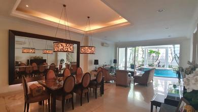 Rumah Mewah di Kawasan Kebon Kacang, Jakarta Pusat, LB 1000m², Harga 17,9 Miliar