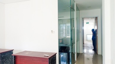 Ruko Gandeng 3 (1 ruko 4 Lantai, 2 ruko 5 lantai) di Rawamangun, Jakarta Timur