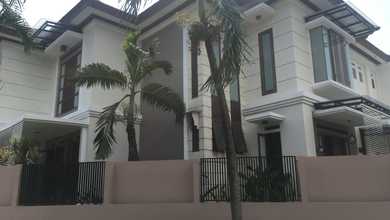 Rumah Elegan di Sektor 3 - Bintaro, Tangerang Selatan, 5 Kamar Tidur, LT 285m²