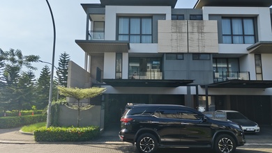 Rumah Prestisius di Kawasan BSD, Tangerang, LB 262m², Harga 9,4 Miliar