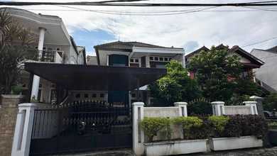 Rumah Mewah di Cibubur, Jakarta Timur, 5 KT, LT 260m²