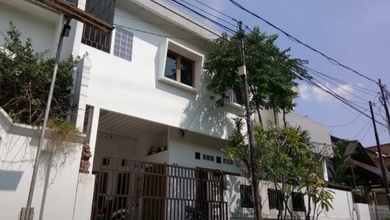 Dijual rumah Mewah di Cipinang, Jakarta Timur - LT 180m²