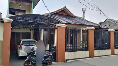 Kesempatan Rumah di Pondok Gede, Bekasi, LB 70m², Harga 2,5 Miliar