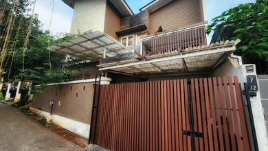 Jual Rumah Strategis di Pondok Gede, Bekasi - LT 203m²