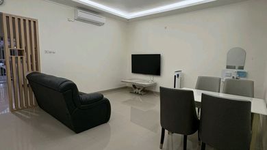 Kesempatan Langka, rumah Mewah di Bekasi Kota, Bekasi, LB 168m²
