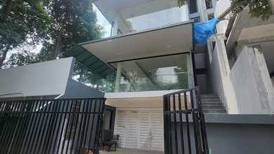 Rumah Area Luxury Kemang, Jakarta Selatan - Harga Menarik 10,5 Miliar