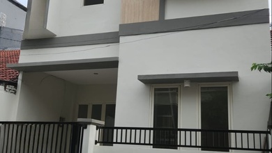 Rumah Dijual di Pakuwon City, Surabaya, LB 150m², Harga Terbaik!