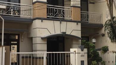Dikontrakkan Rumah Murah di Wiyung, Surabaya, LT 153m²