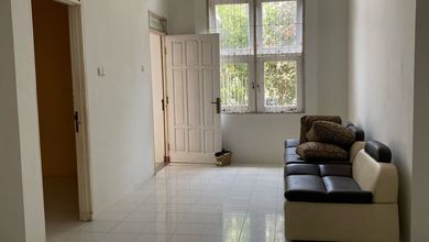 Dijual Rumah Strategis di Citraland, Surabaya - LT 120m²