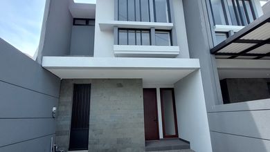 Rumah Prestisius di Kawasan Mulyorejo, Surabaya, LB 175m², Harga 3,25 Miliar