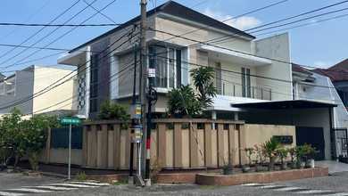 Hunian Elegan di Wiyung, Surabaya, 6 KT, LT 360m²