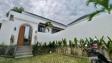 Villa In Tumbak Bayuh, Semi Furnished.. Batu Bolong, Seseh, Canggu