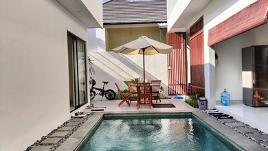 Villa di Jimbaran, Lokasi Strategis. Villa Terawat, Fully Furnished.