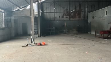Gudang 4 Are Di Renon. Cocok Peruntukan Bengkel, Toko Bangunan, Workshop Interior. Posisi Di Jalan Raya