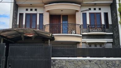 Promo Rumah di Taman Holis Indah, Bandung, LB 240m², Harga 2 Miliar