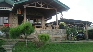 Rumah Mewah di Sayap Dago, Bandung, 7 KT, LT 3000m²