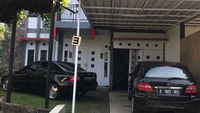 Rumah Dijual di Antapani, Bandung, LB 240m², Harga Kompetitif!