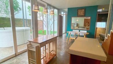 Kesempatan Rumah di Sariwangi, Bandung, LB 200m², Harga 2,5 Miliar