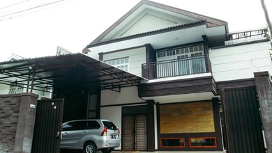 Hunian Mewah di Cipaku, Bandung, 4 KT, LT 172m²