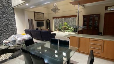 Dijual rumah Mewah di Lengkong, Bandung - LT 500m²
