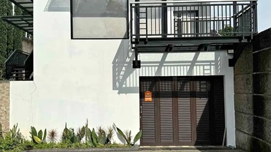 Rumah Mewah di Cisarua, Bandung Barat, 4 Kamar Tidur, LT 300m²