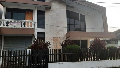 Hunian Elite di Kawasan Buah Batu, Bandung, LB 300m², Harga 3,75 Miliar