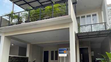 Rumah Dijual di Cibubur, Jakarta Timur, LB 240m², Harga Terbaik!