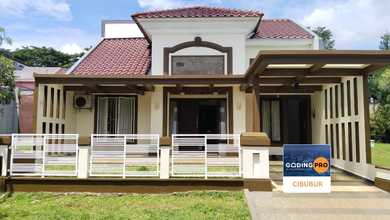 Jual Rumah Strategis di Cibubur, Bekasi - LT 170m²