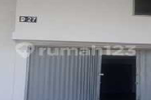 Disewakan Gudang sekaligus kantor dengan Lima kamar Mandi 