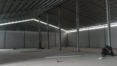Gudang Baru Sekaligus Kantor Dengan 7 Kamar Mandi